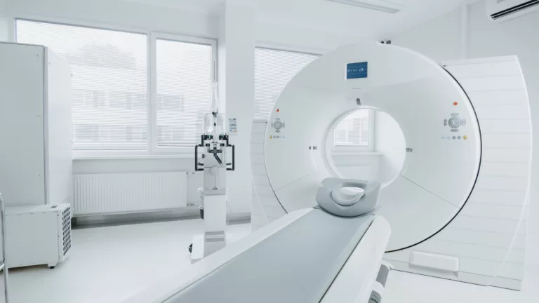 L&rsquo;UZ Brussel vise à généraliser la radiothérapie flash en Belgique pour le traitement du cancer