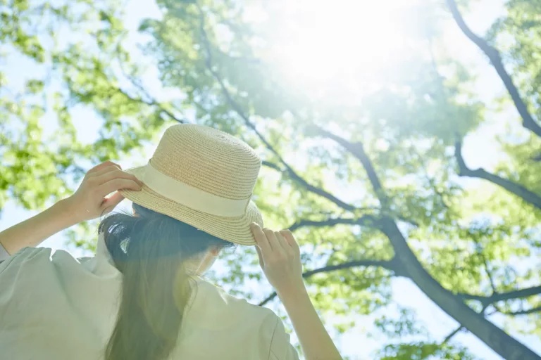 Les rayons ultraviolets (UV) du soleil sont la principale cause du cancer de la peau