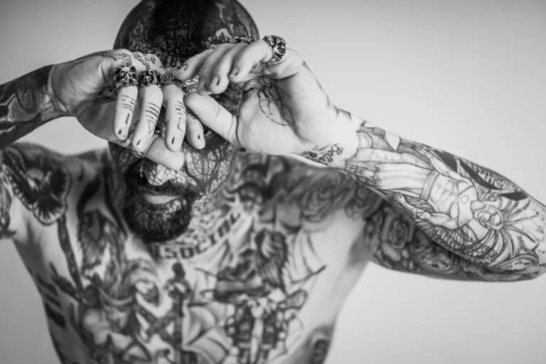 Tatouages et risques accrus de cancer : que révèle une étude suédoise ?