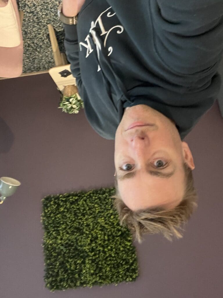 « Upside Down Challenge » : quand les réseaux sociaux s&rsquo;engagent contre le cancer